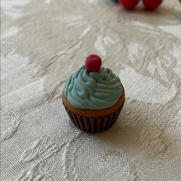 Japan Rubber Collectible Colorful Fruit and Vegetable Eraser Kids Toys Set - Picture 3 of 12